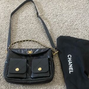 CHANEL Black Quilted Leather Shoulder Bag with Gold-Tone Chain